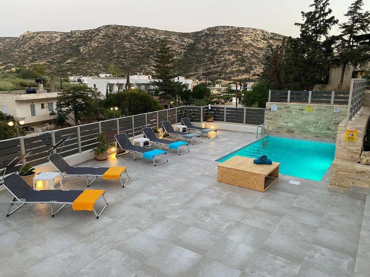 Maistro Suites With Pool, Matala Kültér fotó