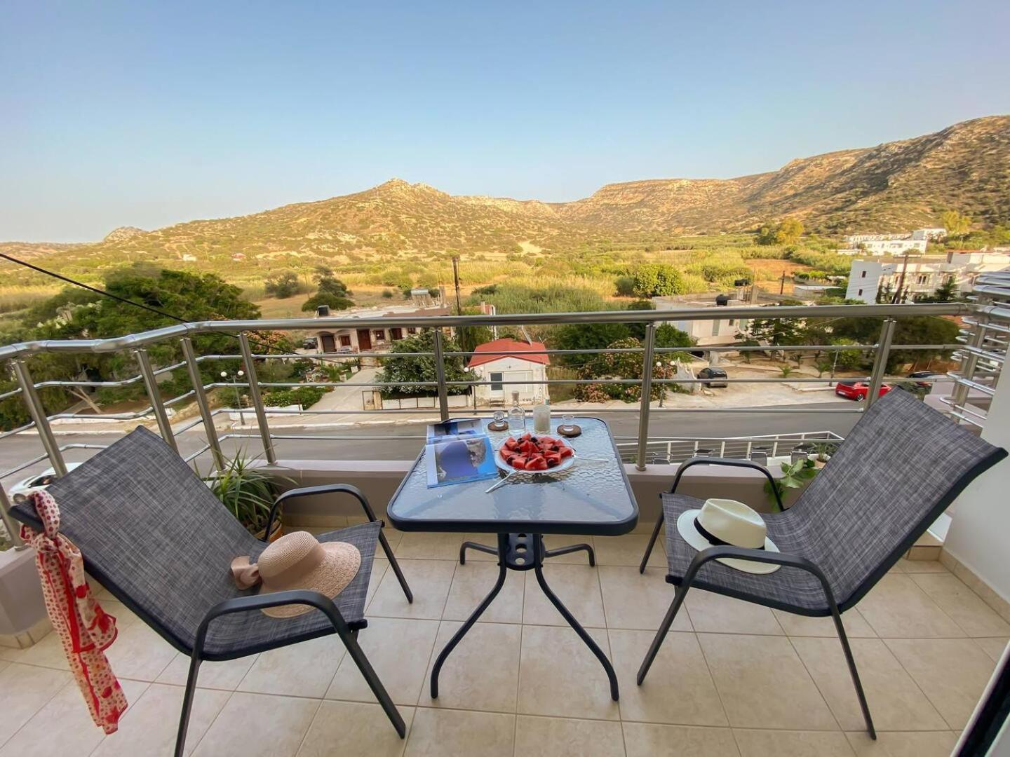 Maistro Suites With Pool, Matala Kültér fotó