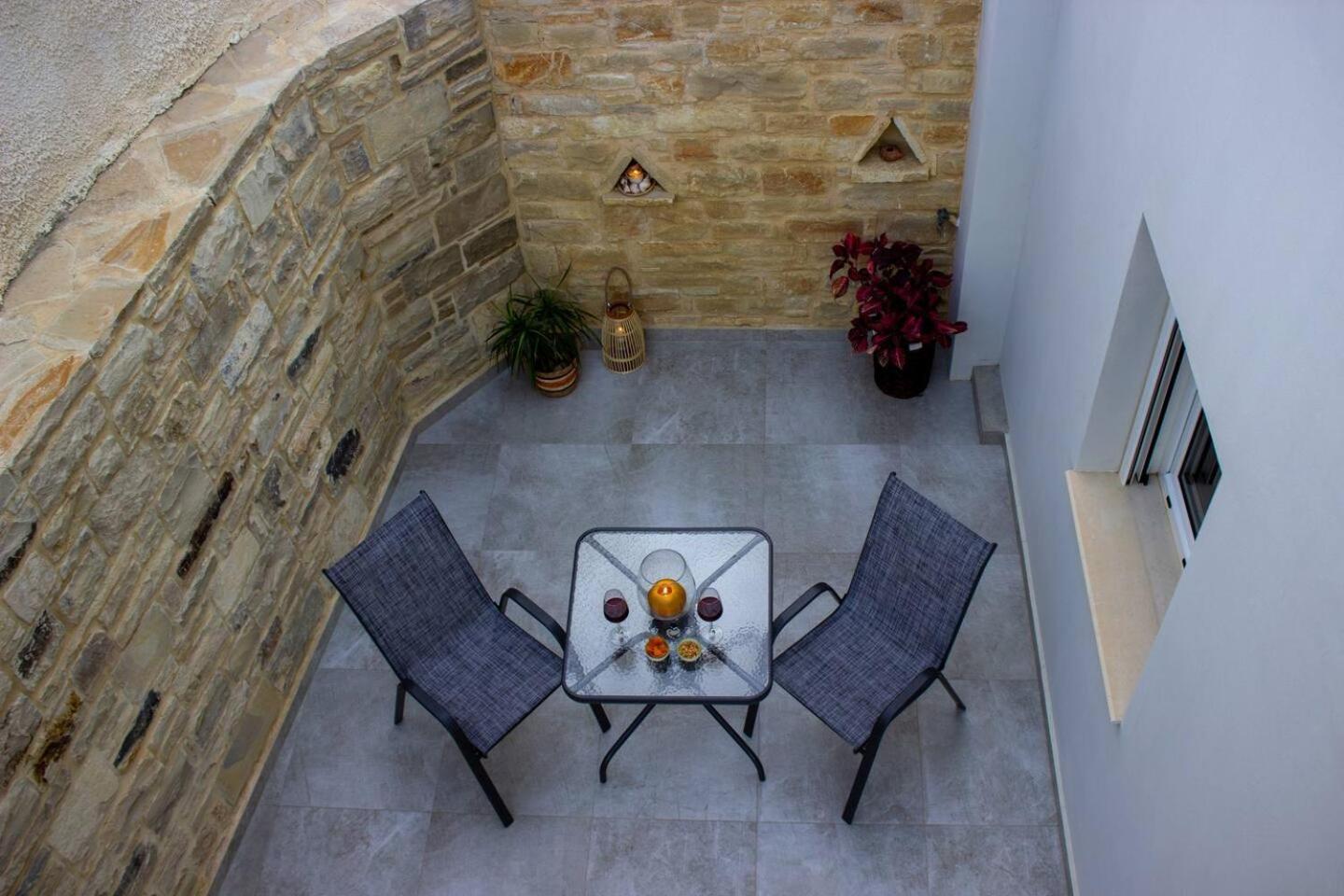 Maistro Suites With Pool, Matala Kültér fotó