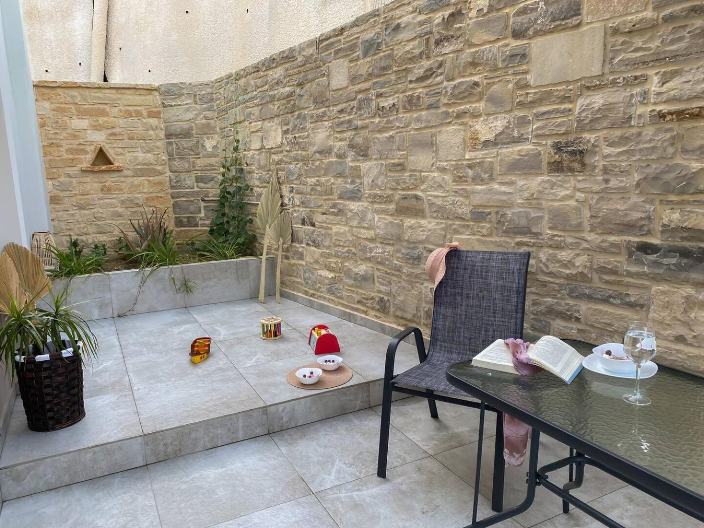 Maistro Suites With Pool, Matala Kültér fotó