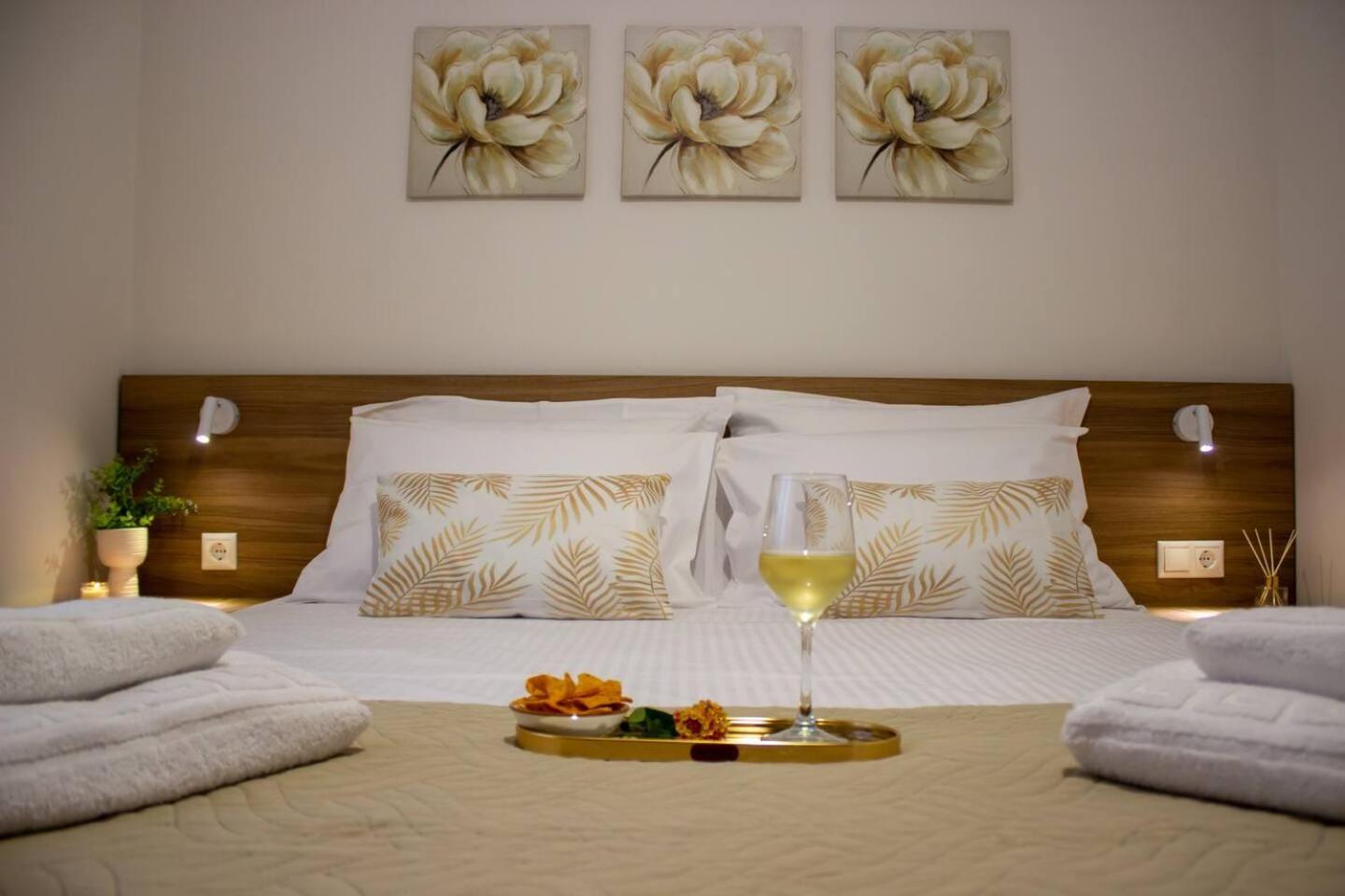 Maistro Suites With Pool, Matala Kültér fotó