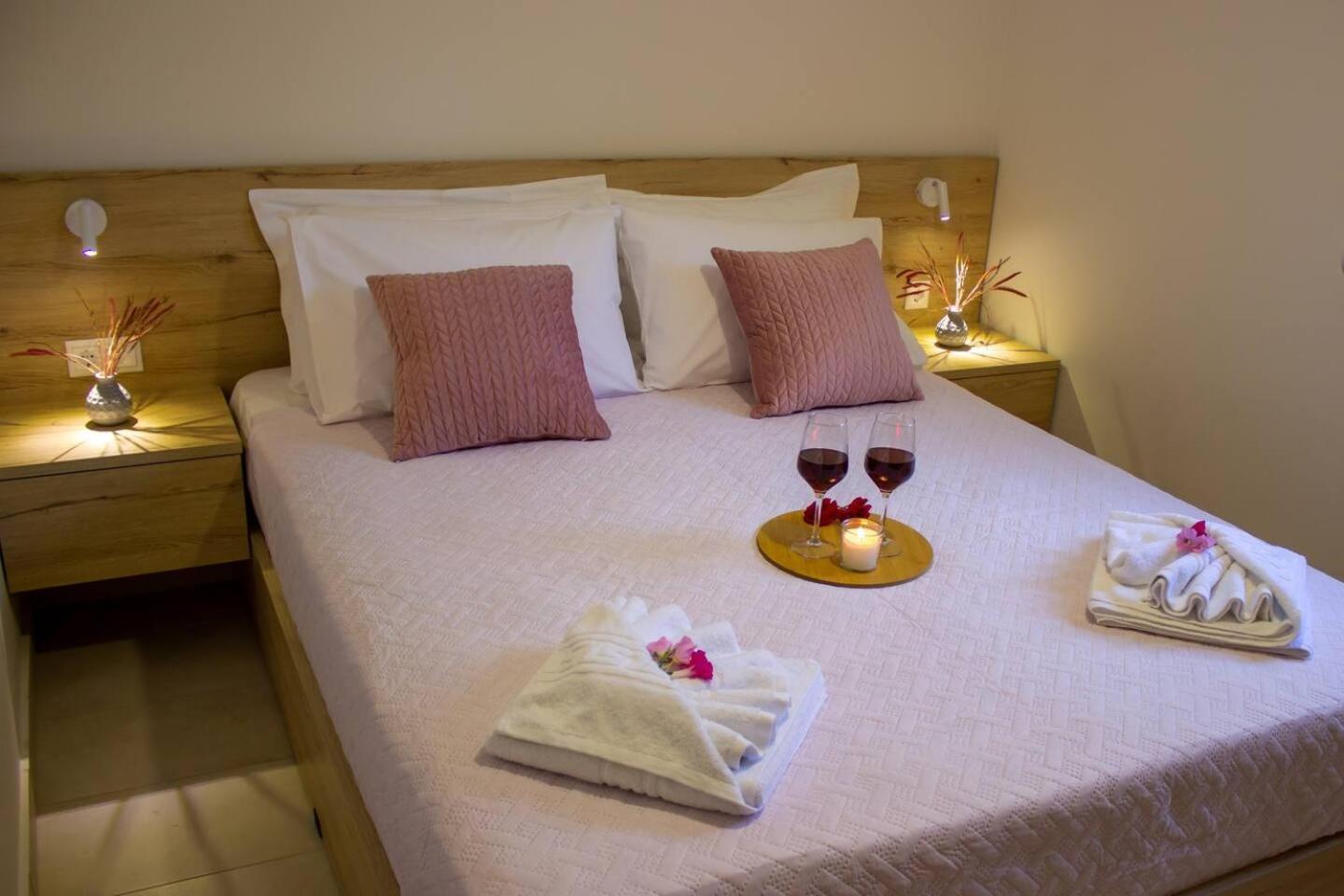 Maistro Suites With Pool, Matala Kültér fotó