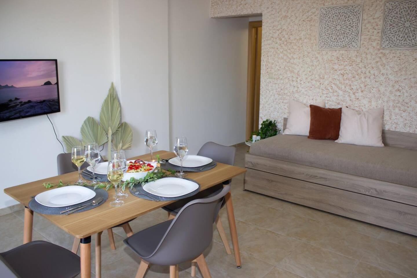 Maistro Suites With Pool, Matala Kültér fotó