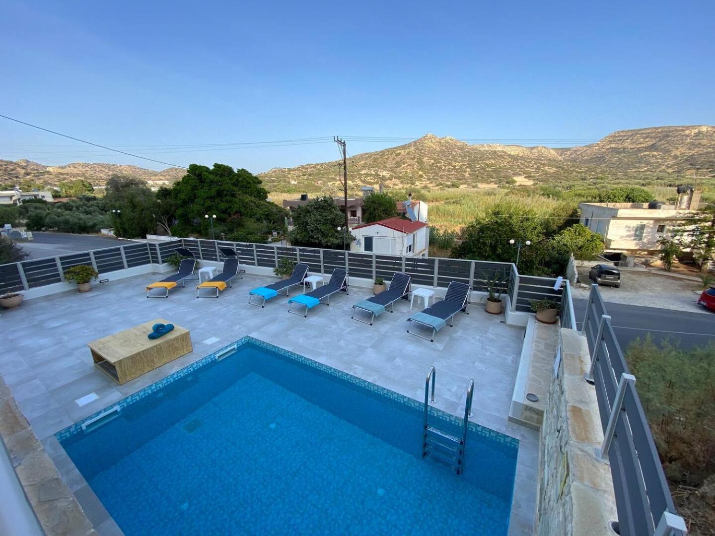 Maistro Suites With Pool, Matala Kültér fotó