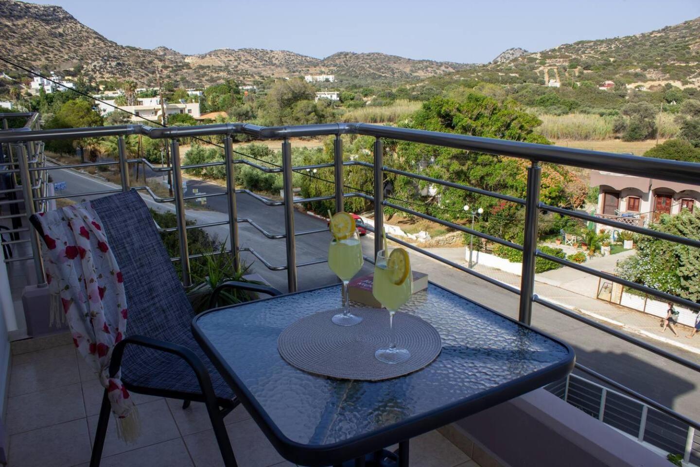 Maistro Suites With Pool, Matala Kültér fotó