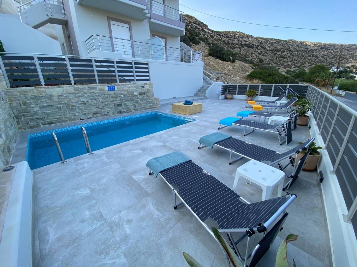 Maistro Suites With Pool, Matala Kültér fotó